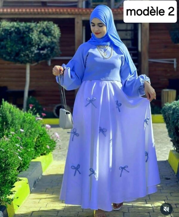 ⁦كسوة من 3 قطع 
نوع ثوب :كريب حرير طايح⁩ - الصورة ⁦2⁩