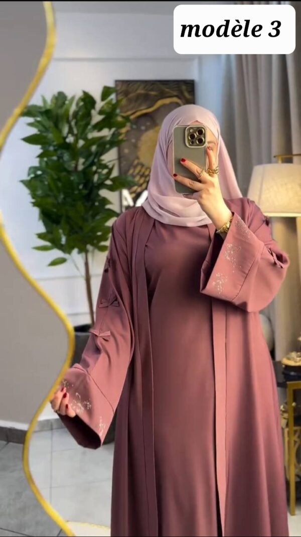 ⁦عباية راقية مكونة من قطعتين،  مصنوعة من ثوب كريب روزا⁩ - الصورة ⁦6⁩