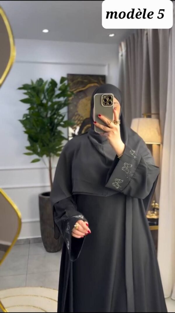 ⁦عباية راقية مكونة من قطعتين،  مصنوعة من ثوب كريب روزا⁩ - الصورة ⁦10⁩