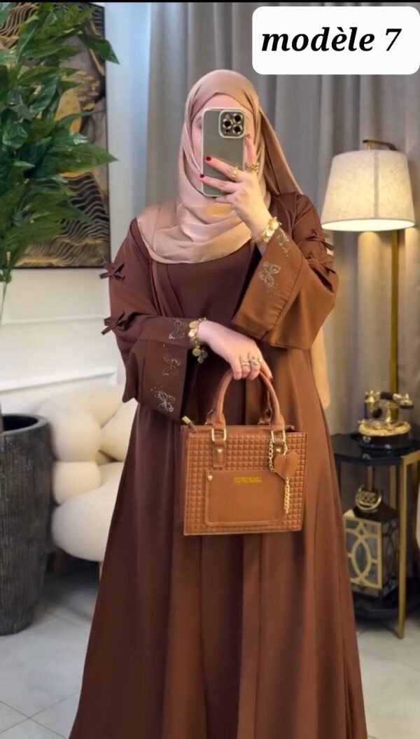 ⁦عباية راقية مكونة من قطعتين،  مصنوعة من ثوب كريب روزا⁩ - الصورة ⁦14⁩