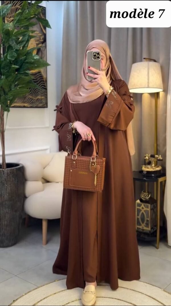 ⁦عباية راقية مكونة من قطعتين،  مصنوعة من ثوب كريب روزا⁩ - الصورة ⁦13⁩
