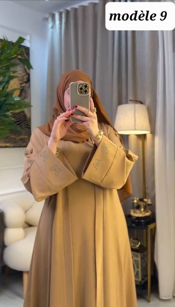 ⁦عباية راقية مكونة من قطعتين،  مصنوعة من ثوب كريب روزا⁩ - الصورة ⁦18⁩